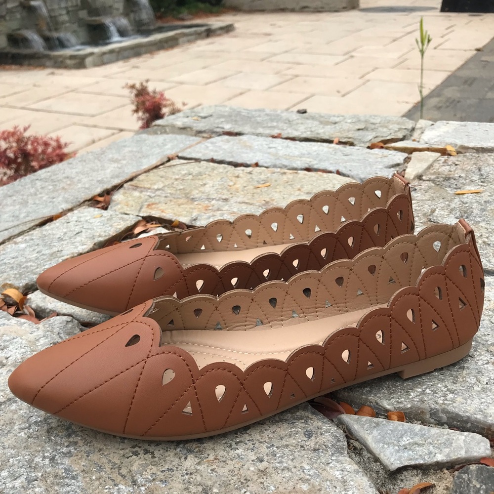 All new tan scalloped flats - Picture 8 of 12